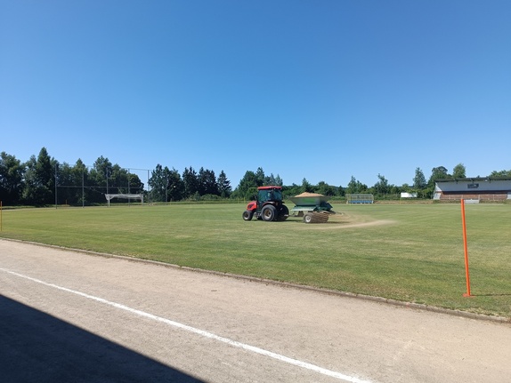 Údržba hřiště Trávníky Hirsch, 1.7.2025 12