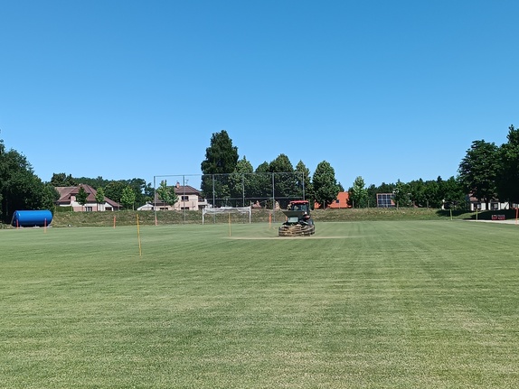 Údržba hřiště Trávníky Hirsch, 1.7.2025 16
