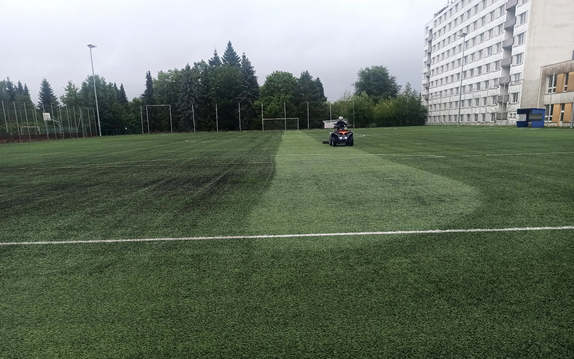 Oprava a údržba hřiště s umělou trávou, 3.-19.7.20