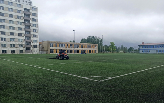Oprava a údržba hřiště s umělou trávou, 3.-19.7.20